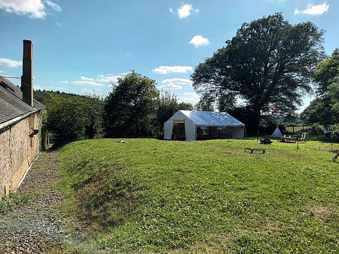 Gîte de La Coudraie - Extérieur avec Barnum sur demande