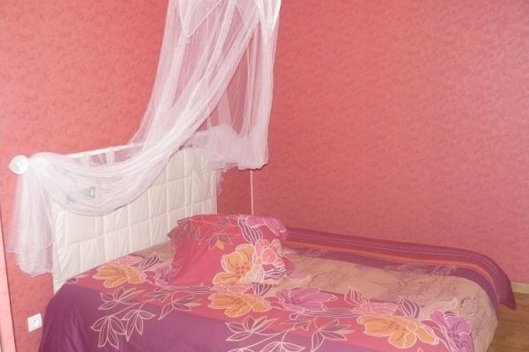 Chambres d'hôtes Le Gué Lian - Moitron-sur-Sarthe - chambre framboise