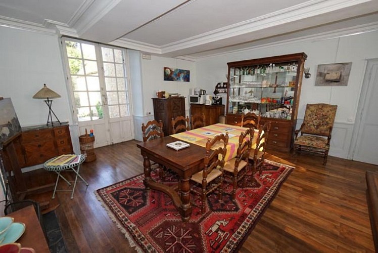 Salle a manger hotes