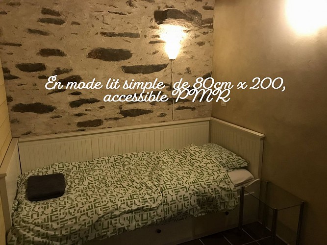 Gîte La Souvelle - Saint-Georges-le-Gaultier - chambre rez de chaussée