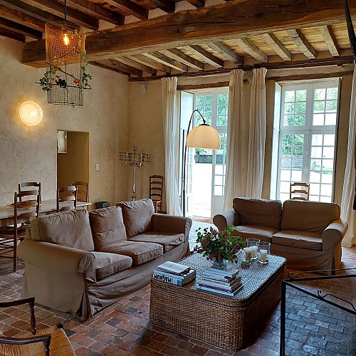 Chateau de Vaux (72130) - Un grand salon baigné de lumière