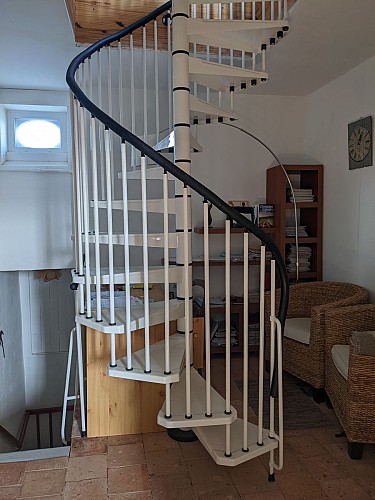 Accès aux chambres du 2ème étage de la maison