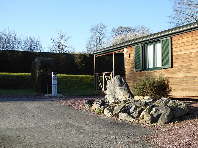 Chalets au Camping du Sans Souci à Fresnay-sur-Sarthe - extérieur