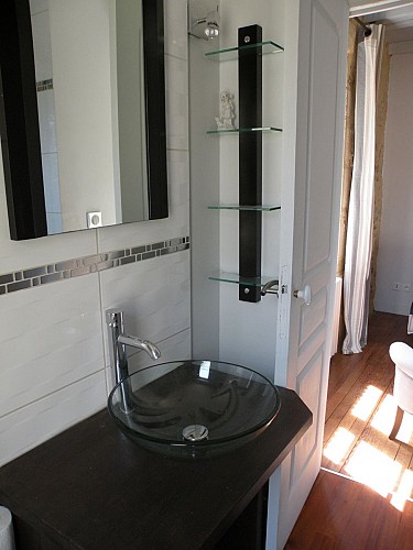 Meublé-M.Edouard-Le-Mans-72-HLO-C.SALLE DE BAINS