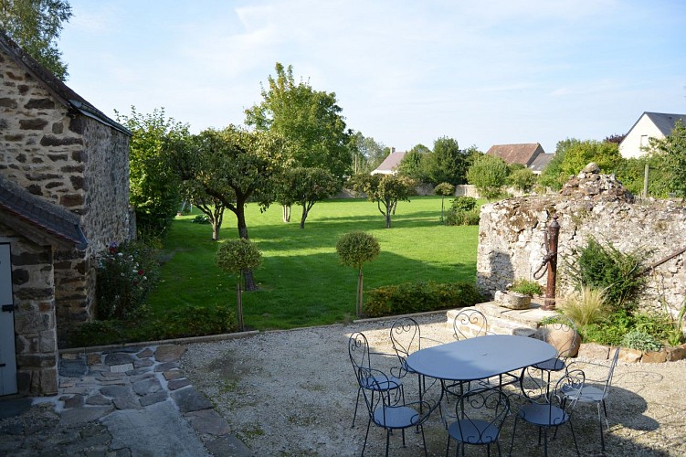 Gîte Le Prieuré Saint Martin - Sougé-le-Ganelon - terrasse