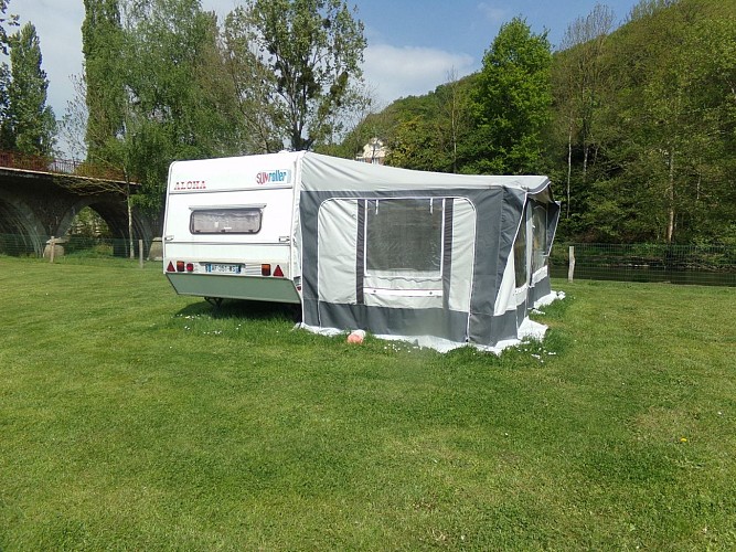 Camping des Alpes Mancelles - Saint-Léonard-des-Bois - caravane