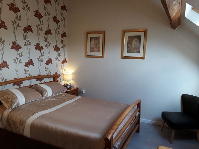 Le Petit Jarrier - appartement - Saint-Georges-le-Gaultier - chambre double