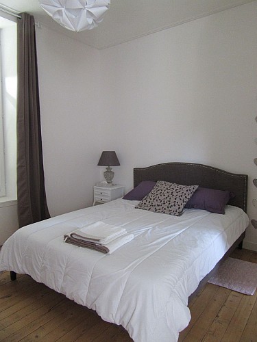 Meublé Le Parc - Maresché - Chambre Blanche lit 160x200