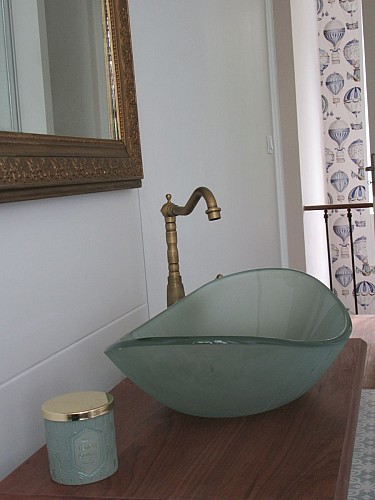 Meublé Le Parc - Maresché - Salle de bains Etage avec grande douche