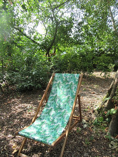 Meublé Le Parc - Maresché - Chaises longues à disposition