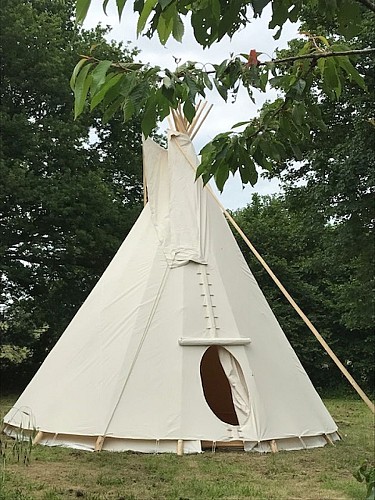 Tipi Hip Hourra - hébergement insolite à Sougé-le-Ganelon - extérieur