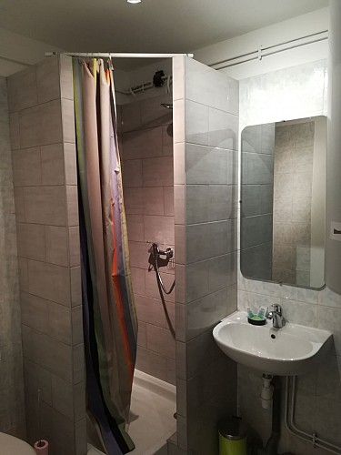 Gîte de Bannes_Montval sur Loir_salle d'eau