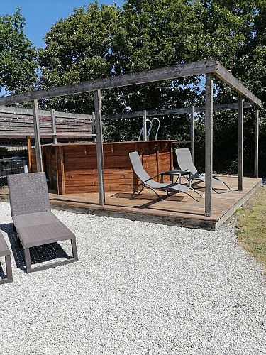 Le Grand Jarrier - gîte - Saint-Georges-le-Gaultier - piscine privée (en saison)