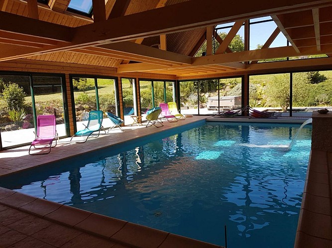 Piscine intérieure chauffée_La Chartre sur le Loir