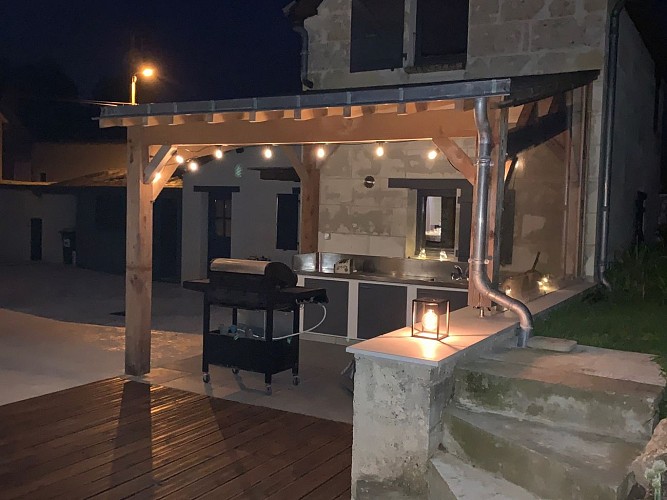 Gîte avec piscine intérieure_la Chartre sur le Loir