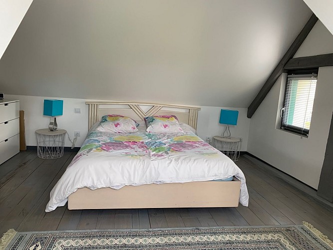 Gîte avec piscine intérieure_la Chartre sur le Loir