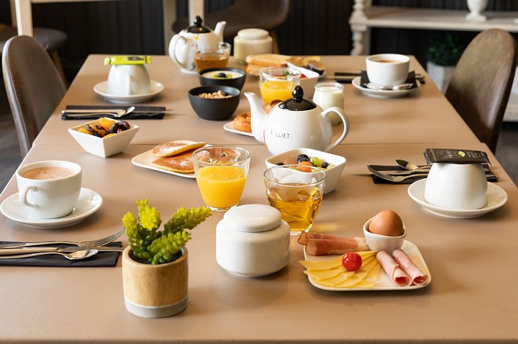 PETIT DEJEUNER GOURMAND