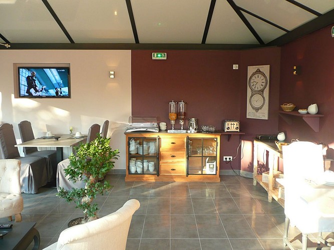 vallee-de-la-sarthe-saint-aubin-salle-ptit-dej-72-HOT-2