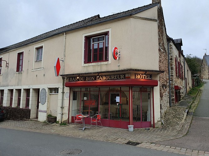 Hôtel Le Bon Laboureur - Saint-Léonard-des-Bois - extérieur