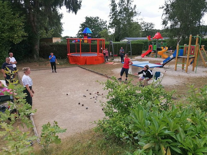 Activité pétanque - un moment chaleureux