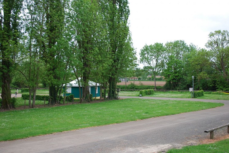 Camping du Val de Sarthe - Beaumont-sur-Sarthe - emplacements