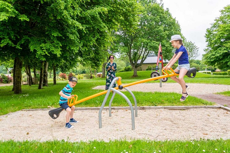 Camping de l'Hippodrome de Sablé - Jeux pour enfants