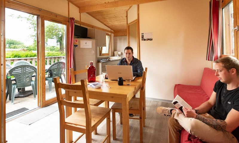 Camping de l'Hippodrome de Sablé - Chalets intérieurs