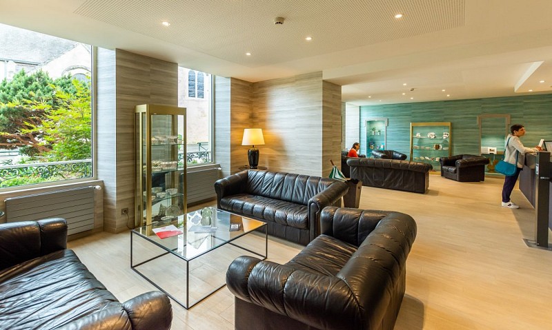 Grand Hôtel de Solesmes - salon d'accueil