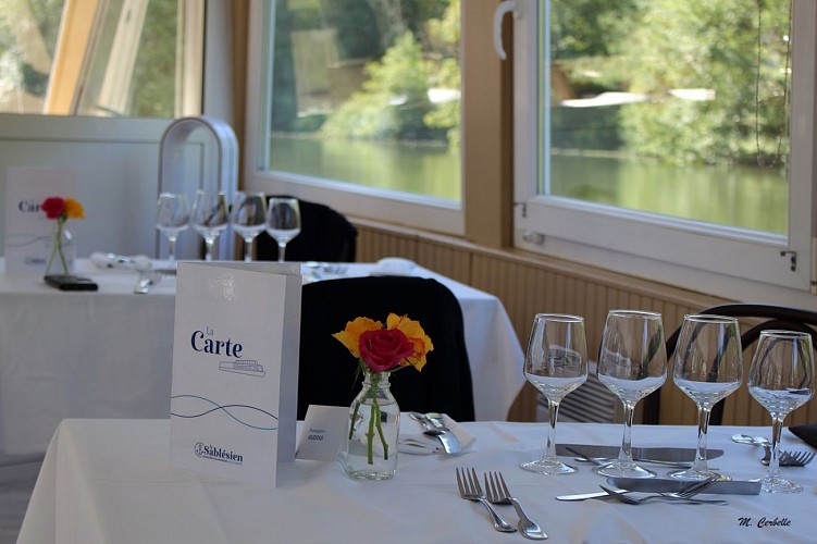 Salle restaurant - Bateau Le Sablésien