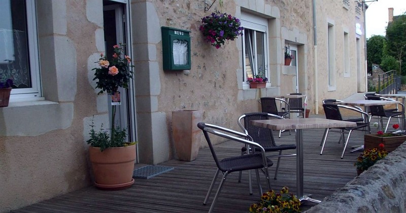 Terrasse-2-La-Place-Chevillé