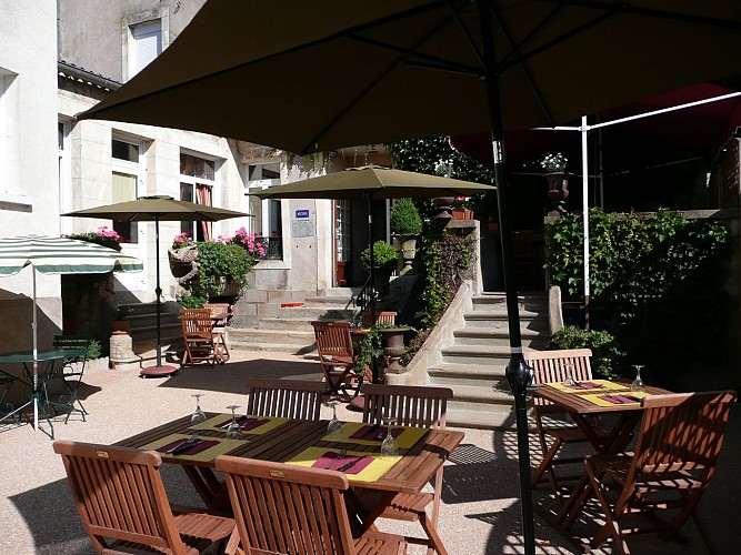 Terrasse du Restaurant le Bretagne