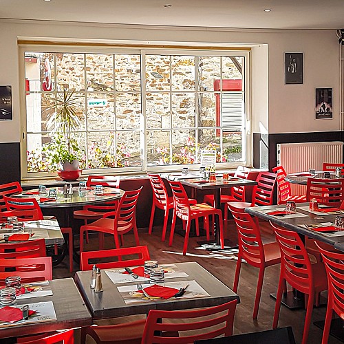 Restaurant-pizzeria Al Capone - Saint-Léonard-des-Bois - intérieur