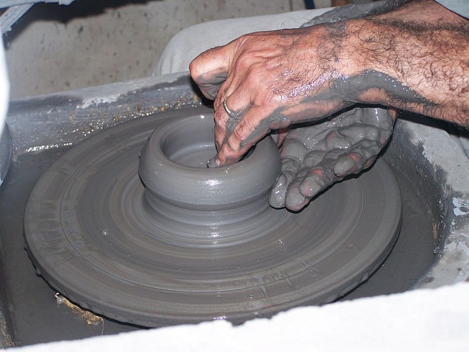 poterie-champs-roux-moulins-le-carbonnel-deg-2