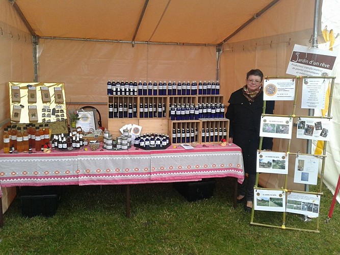 23736095_250290565502873_148038910407184091_o