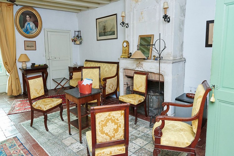 Le Prieuré_Dissay sous Courcillon_salon chambre jaune 1er étage