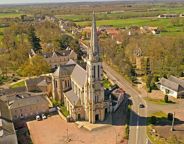 Basilique N-D du Chêne, Centre Spirituel et Saint-Sépulcre, vus du ciel