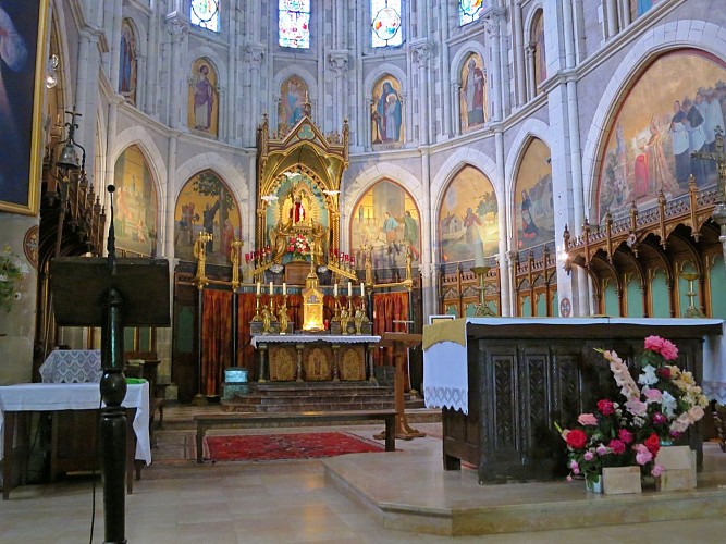 Chœur de la basilique, vue générale
