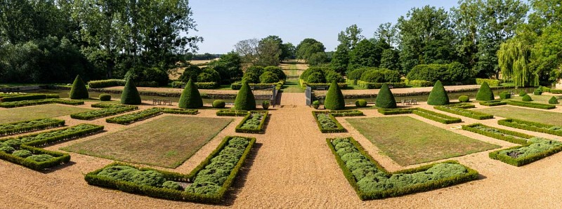 Château-de-Villaines-Jardin et douves
