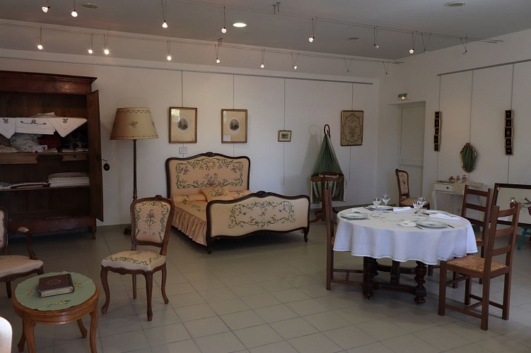 Musée de la Broderie et du Point de Beauvais à Bourg-le-Roi