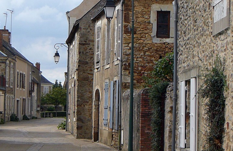 Vallee-de-la-sarthe-rue-Motte-Feodale-Brulon