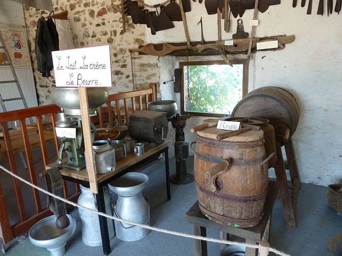 Vallée-de-la-sarthe-Campagne-retro-fabrication-du-beurre