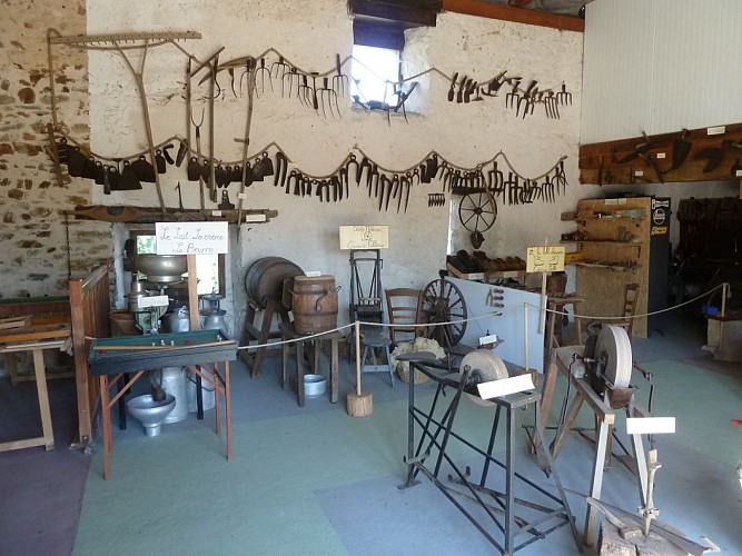 Vallée-de-la-sarthe-Campagne-retro-outils