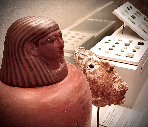 Vase canope et masque