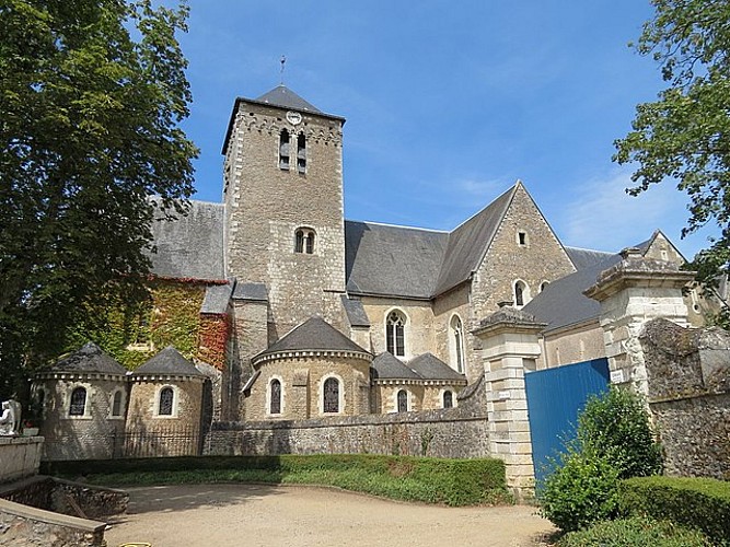 Abbaye-Saint-Pierre-de-Solesmes-2