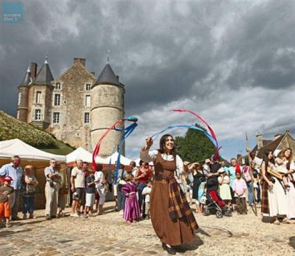 110731094106093_33_000-400x347