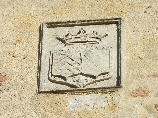 église d'Aulaines extérieur - blason