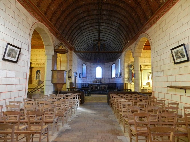 église d'Aulaines intérieur