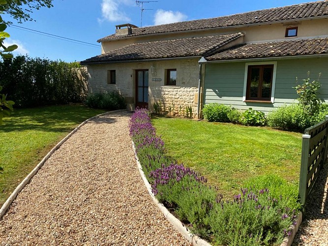 Le Roitelet pathway - Gites dans les champs