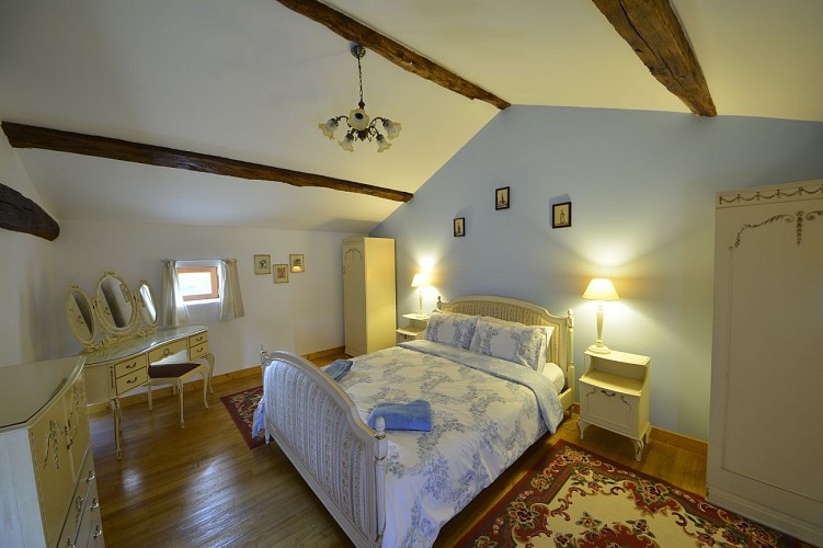 L'Hirondelle - chambre une - Gites dans les champs