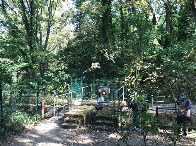 Dans les fortifications, Ecluse de la Tortue